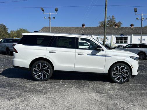 2026 Lincoln Navigator Reserve