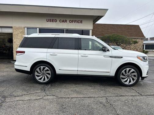 2022 Lincoln Navigator Reserve
