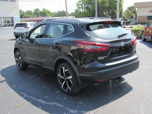 2022 Nissan Rogue Sport SL