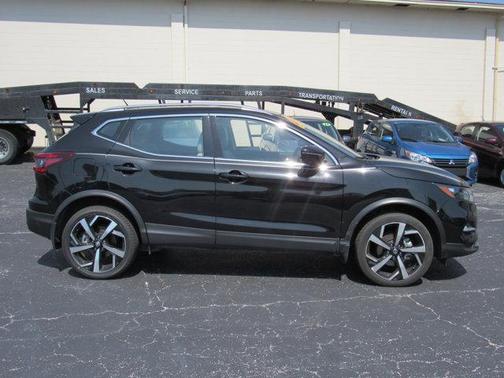 2022 Nissan Rogue Sport SL