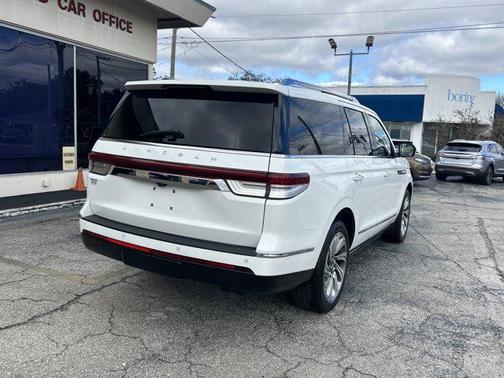 2023 Lincoln Navigator Reserve