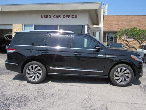 2023 Lincoln Navigator Reserve