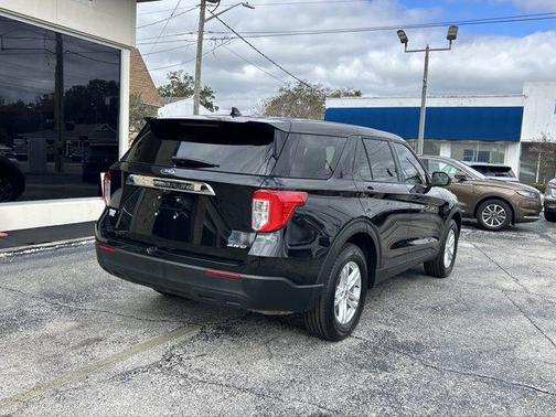 2023 Ford Explorer Base