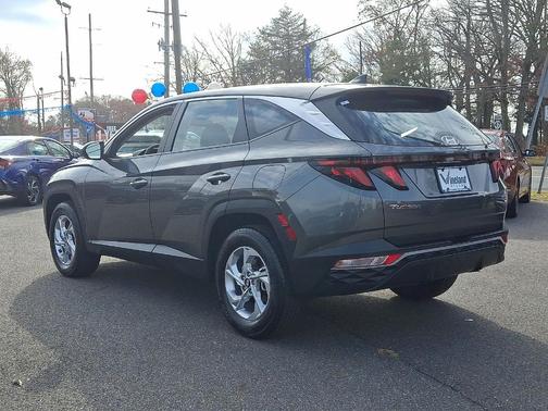 2023 Hyundai TUCSON SE