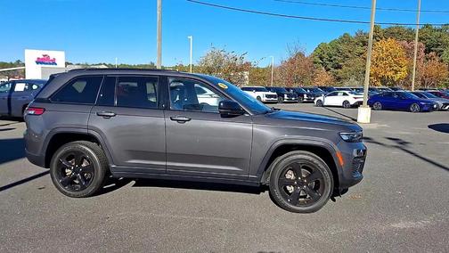 2023 Jeep Grand Cherokee Altitude