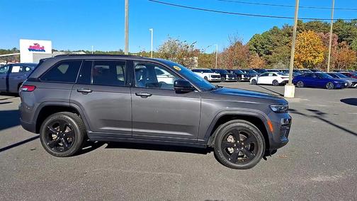 2023 Jeep Grand Cherokee Altitude