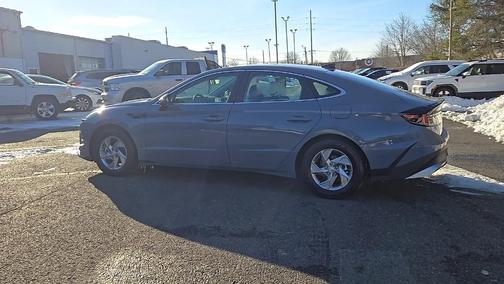 2025 Hyundai SONATA SE