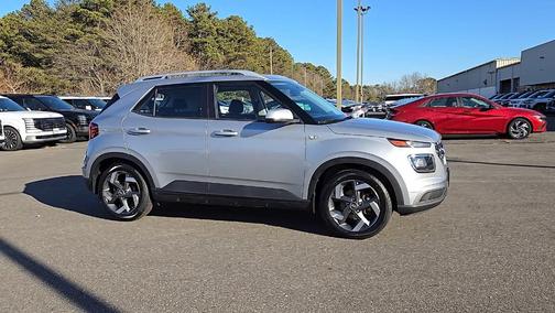 2022 Hyundai VENUE SEL