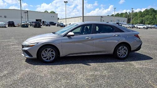 Metal 2024 Hyundai ELANTRA SEL