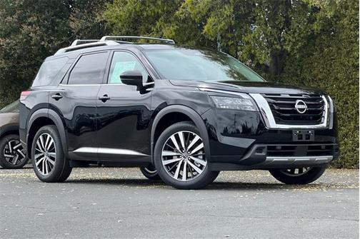 2025 Nissan Pathfinder Platinum 4WD