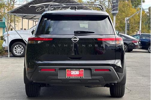 2025 Nissan Pathfinder SV FWD