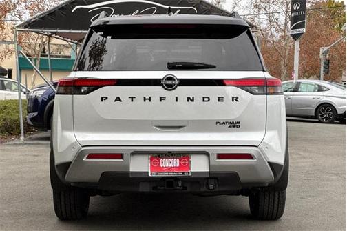 2025 Nissan Pathfinder Platinum 4WD