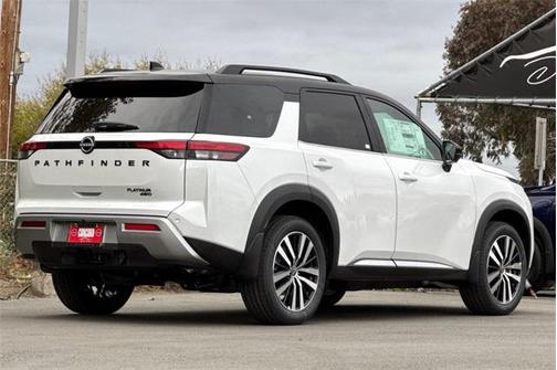 2025 Nissan Pathfinder Platinum 4WD