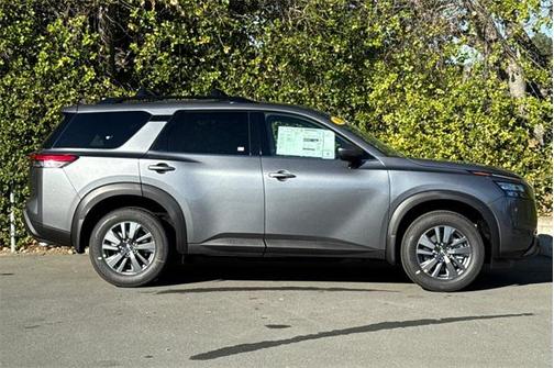 2025 Nissan Pathfinder SV FWD