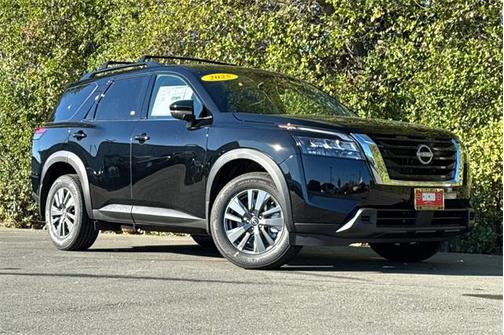 2025 Nissan Pathfinder SV 4WD