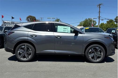 2025 Nissan Murano SV