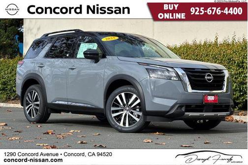 2025 Nissan Pathfinder Platinum 4WD