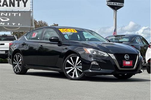 2022 Nissan Altima SR FWD