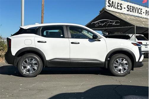 2025 Nissan Kicks S