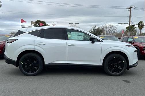 2025 Nissan Murano SV