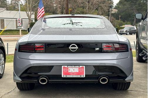 Boulder Gray Pearl/Super Black 2026 Nissan Z Sport
