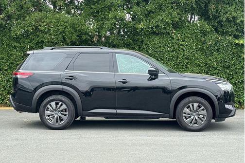 Super Black 2024 Nissan Pathfinder SV 4WD