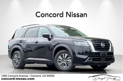 Super Black 2024 Nissan Pathfinder SV 4WD