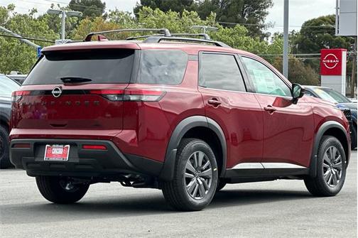 2025 Nissan Pathfinder SV 4WD
