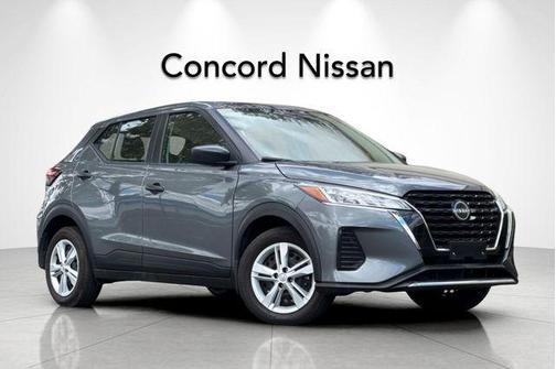 Gun Metallic 2025 Nissan Kicks S