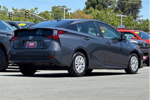 2020 Toyota Prius LE