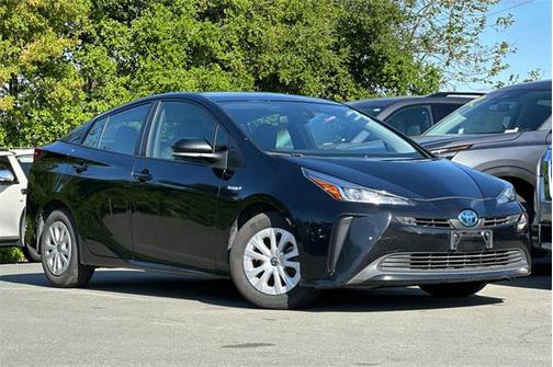 2022 Toyota Prius LE