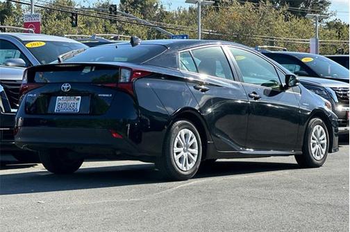 2022 Toyota Prius LE