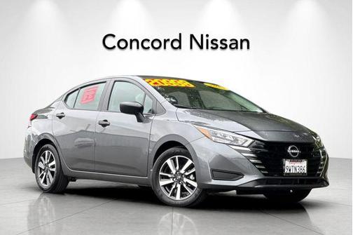 Gun Metallic 2025 Nissan Versa 1.6 S