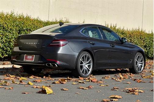 2023 Genesis G70 2.0T AWD