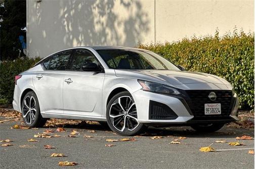 2023 Nissan Altima SR FWD
