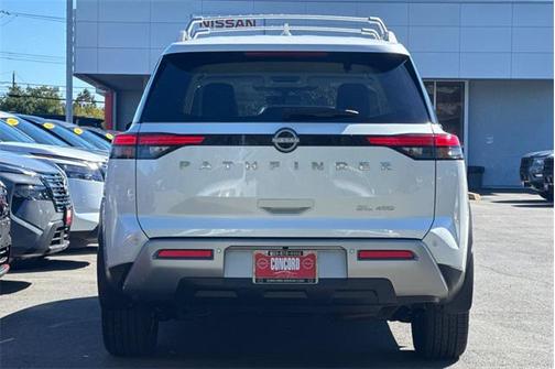 2024 Nissan Pathfinder SL 4WD