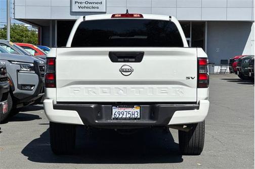 2022 Nissan Frontier SV