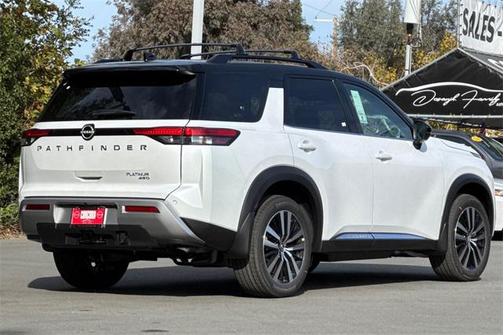 2025 Nissan Pathfinder Platinum 4WD