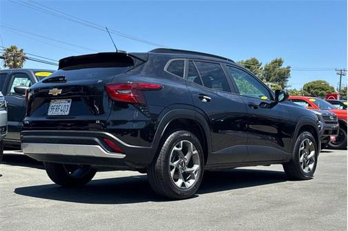 2024 Chevrolet Trax LT