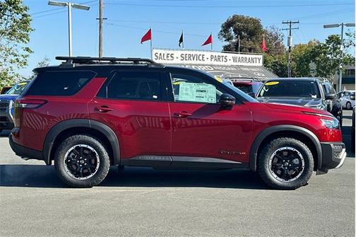 2025 Nissan Pathfinder Rock Creek 4WD