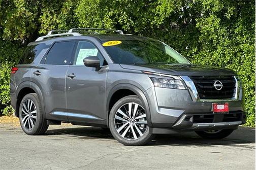 2025 Nissan Pathfinder Platinum 4WD