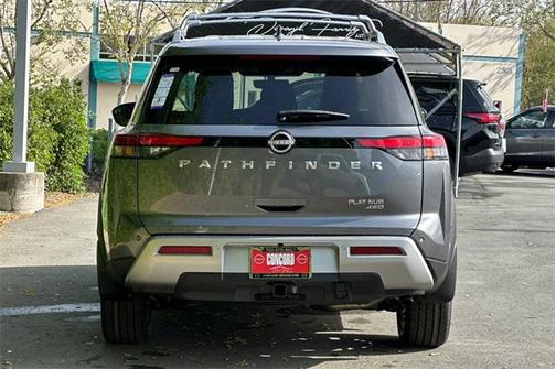 2025 Nissan Pathfinder Platinum 4WD