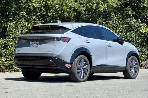 Boulder Gray Pearl 2024 Nissan ARIYA EVOLVE+
