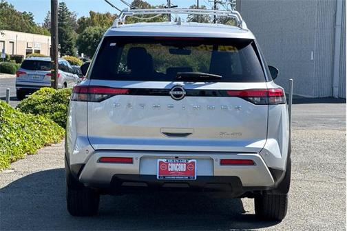 2023 Nissan Pathfinder SL 4WD