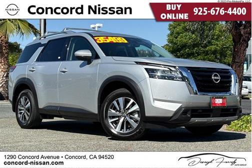 2023 Nissan Pathfinder SL 4WD