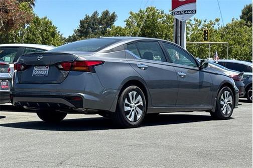 2025 Nissan Altima S FWD