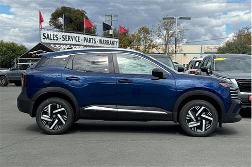 2026 Nissan Kicks SV