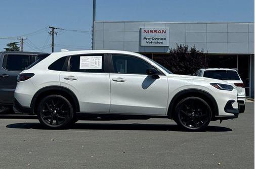 Platinum White Pearl 2024 Honda HR-V Sport