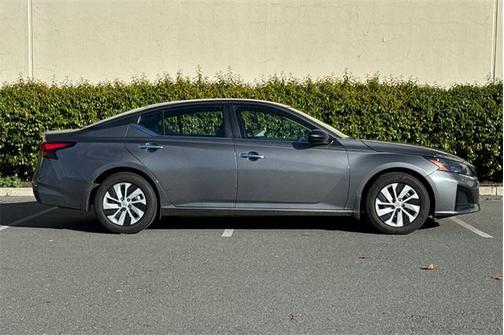 2025 Nissan Altima S FWD