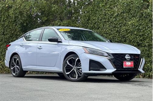 2025 Nissan Altima SR FWD